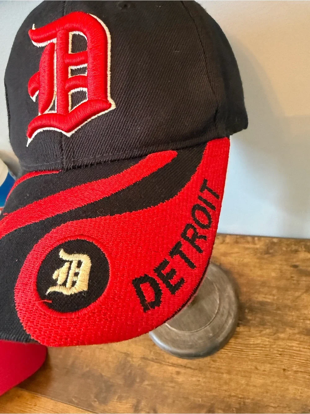 Detroit Tigers MLB Black Red Tiger Stripe Embroidered Bill Adjustable Hat Cap
